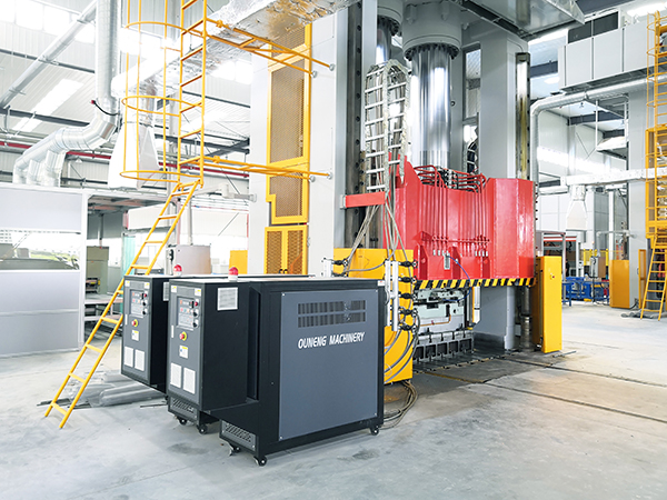 SMC模壓制品生產中，為什么要配200度的SMC模壓模溫機？