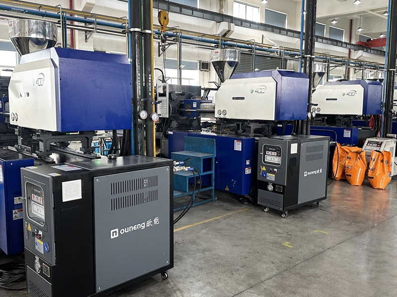 模溫機工作時油箱噴油什么問題？